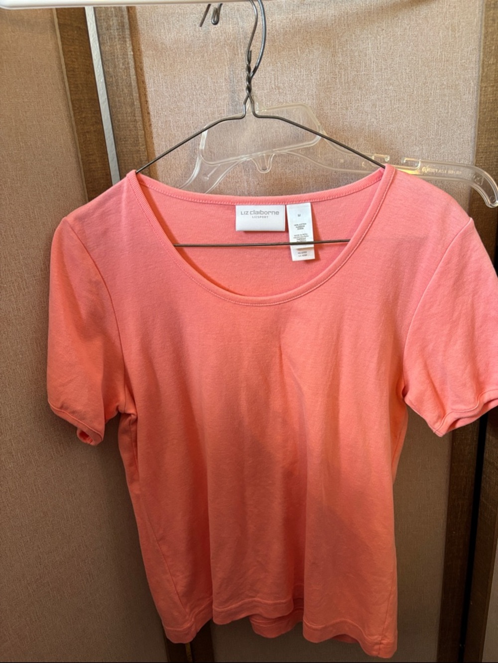 Liz Claiborne Coral-Peach Scoop Neck Short Sleeve Tee Medium